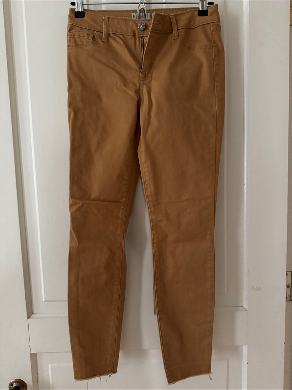 Rewash Skinny Pants in Camel Brown